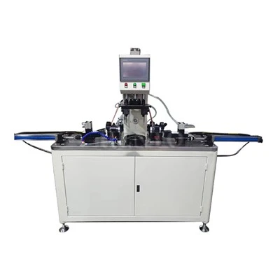 Máquina para fabricar cabezales de trapeador